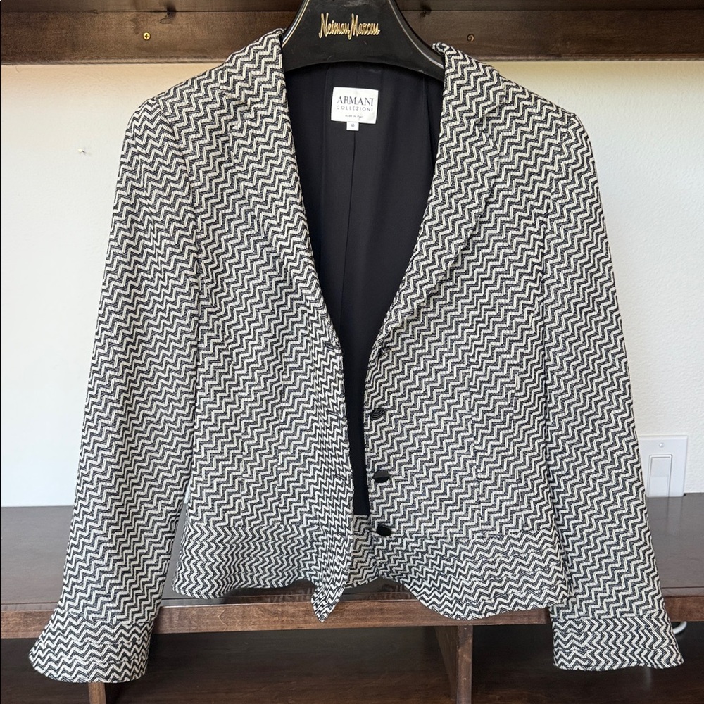 Giorgio Armani Women's Zigzag Pattern Blazer - Sz 44